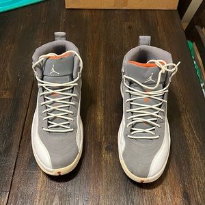 Air Jordan Retro 12. Cool Grey/Team orange.